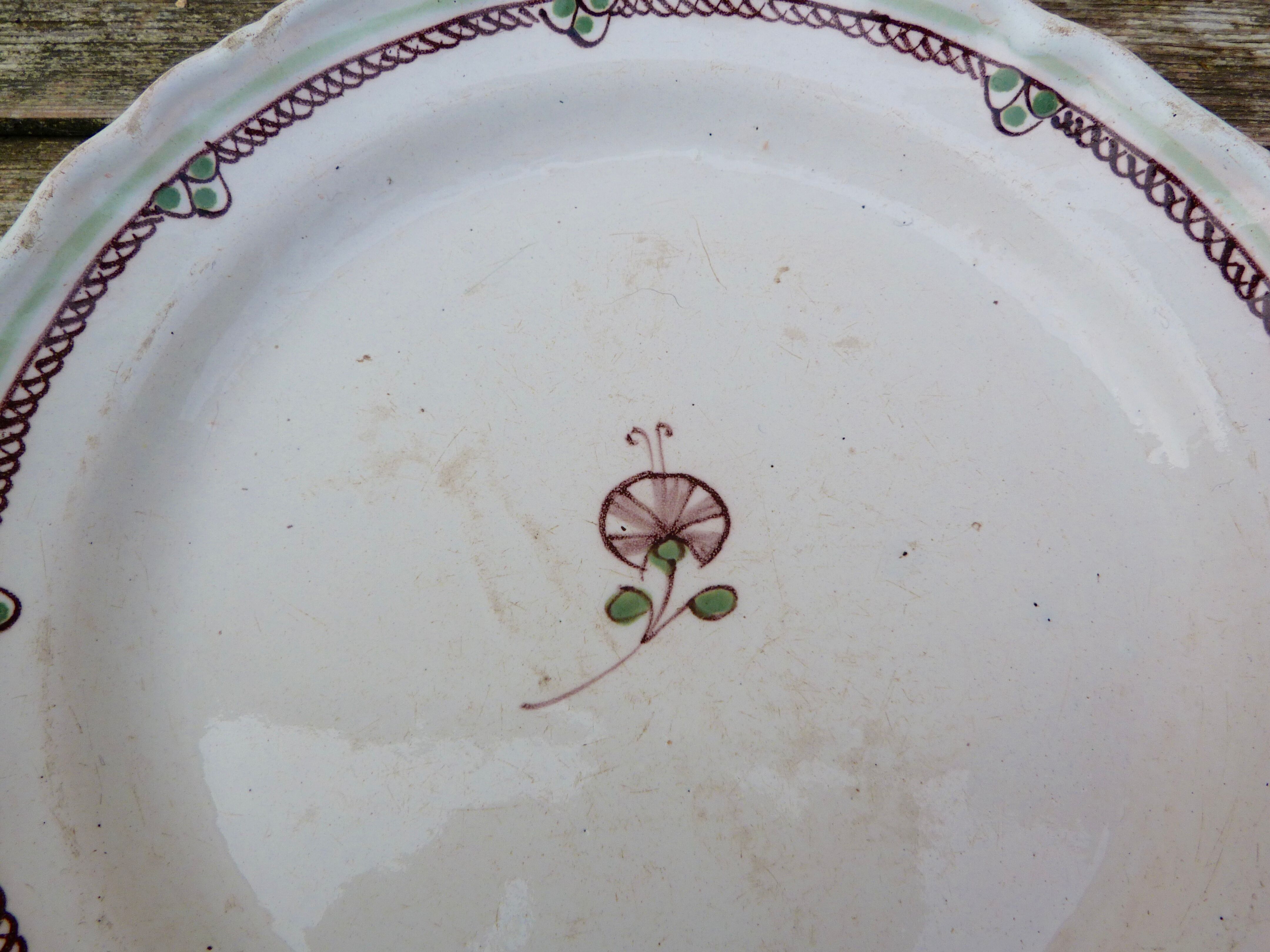 Plate XVIII century majolica Bordeaux