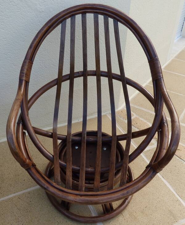2 chic rattan armchairs in a completely restored style without cushions - Excelle