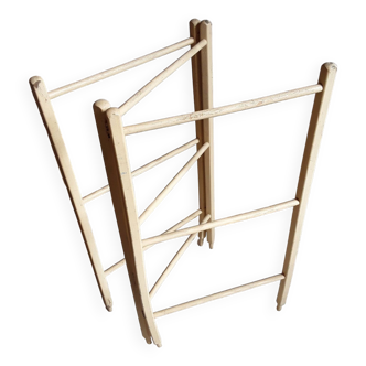 Towel rack