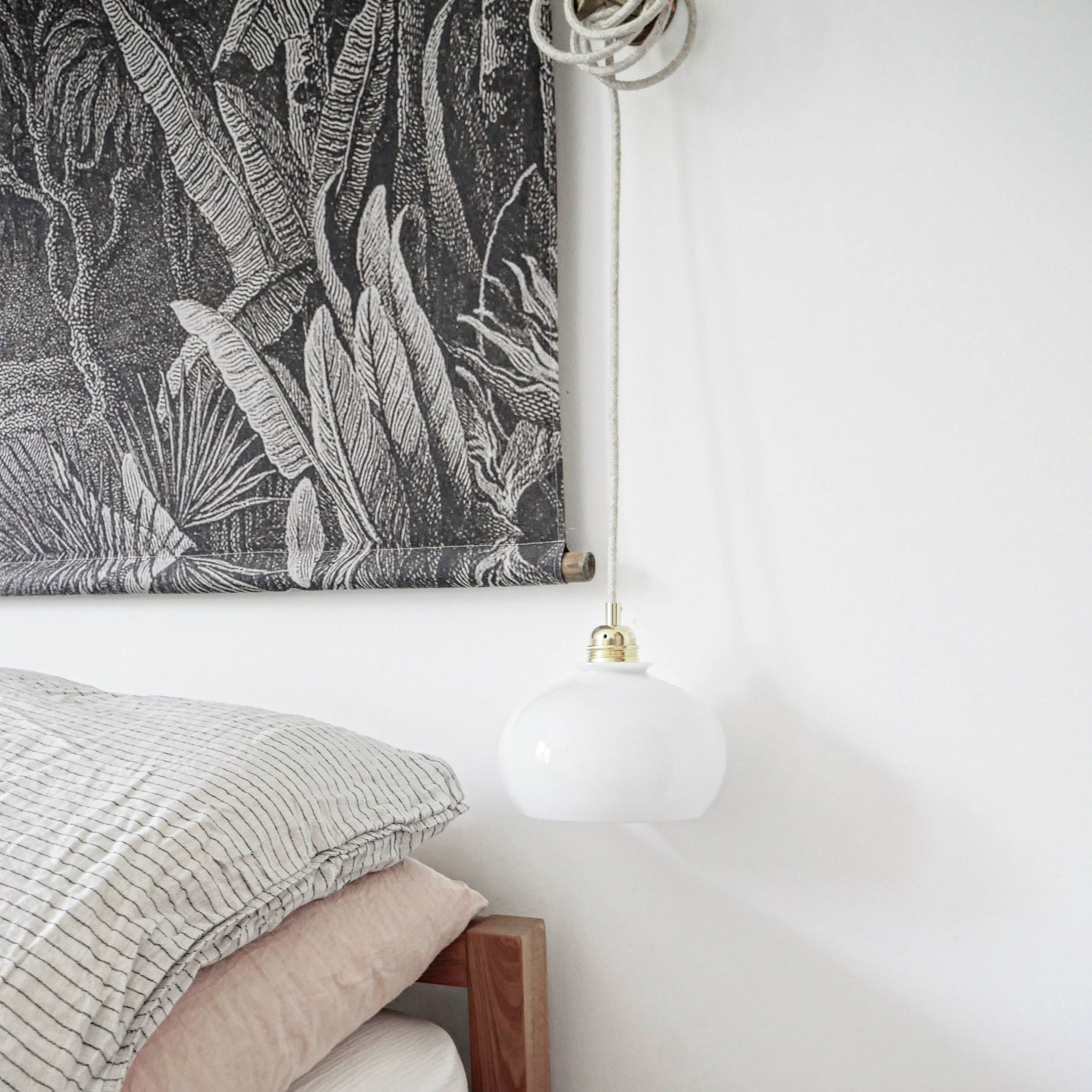 Duo pendant light in opaline