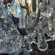 Bronze and cut crystal chandelier with 6 lights, early 20th century work.