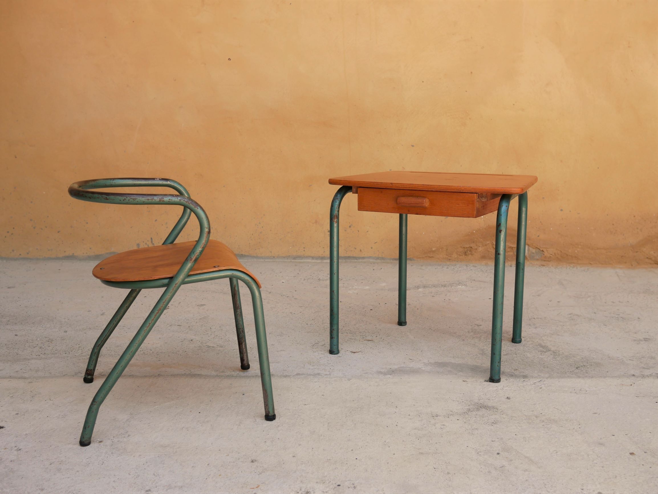 Desk and children's chair by Jacques Hitier for Mullca editions