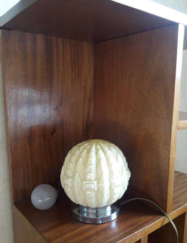 Authentic 20th-century Art Deco globe lamp in coloured glass.