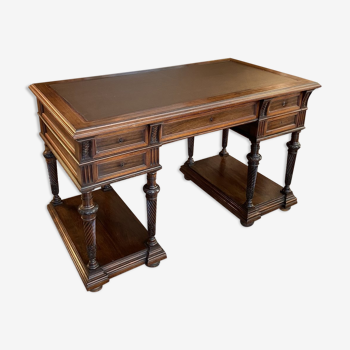 Renaissance style flat desk in rosewood from the 19th century.