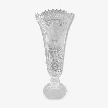 Vase vintage en cristal stylé bohème chic, motifs floraux, croisillons