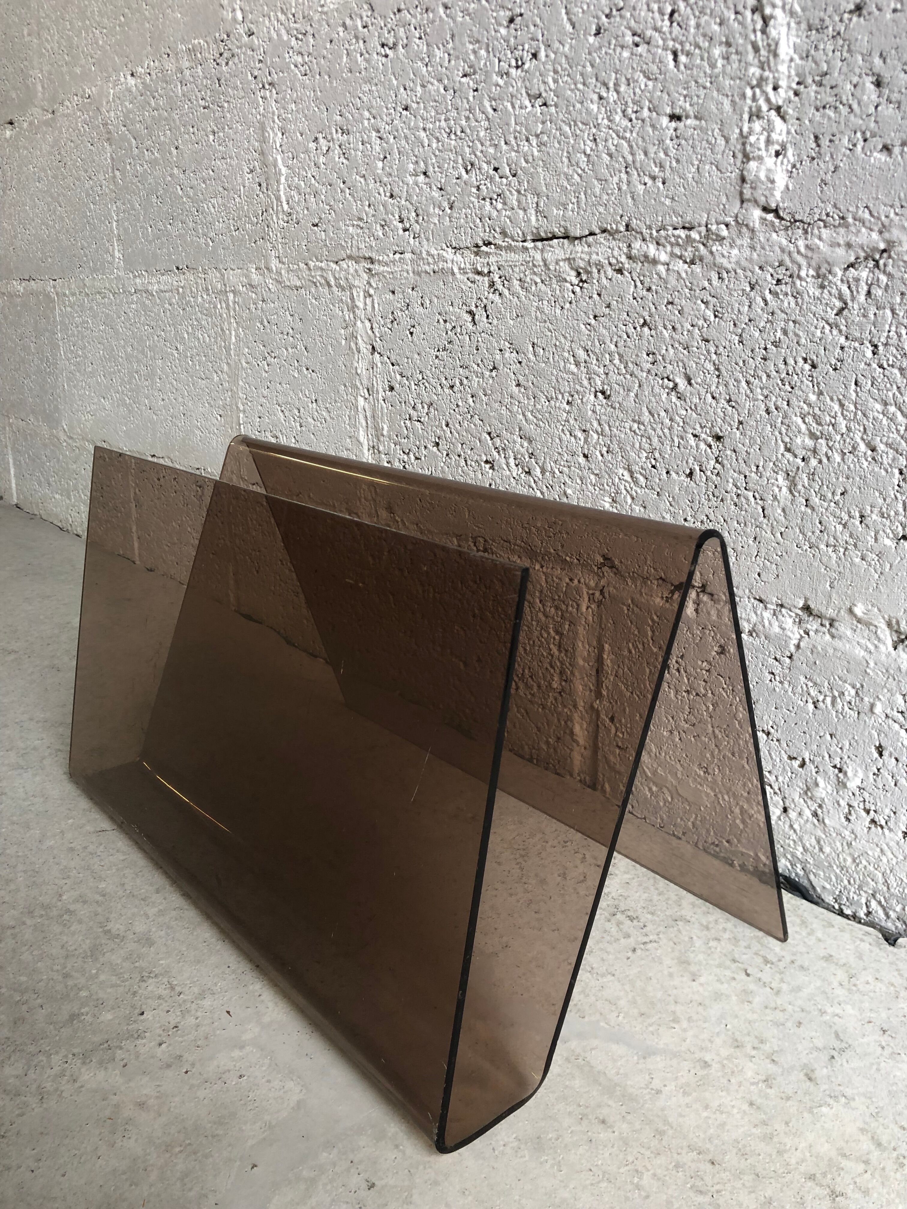 Magazine holders in altuglas 70s