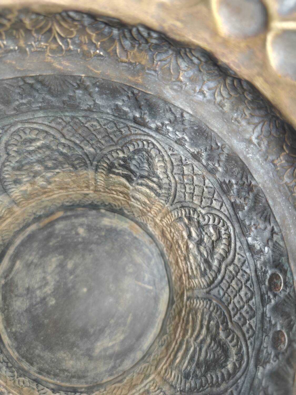 Macetero de bronce. España, 1980s.