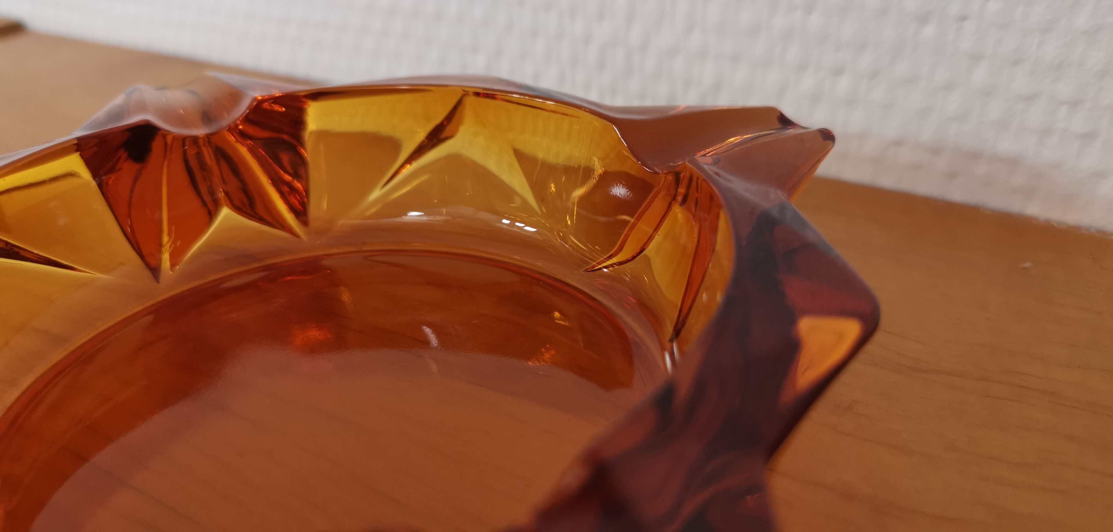 2 vintage luminarc amber star ashtrays from the 1970s