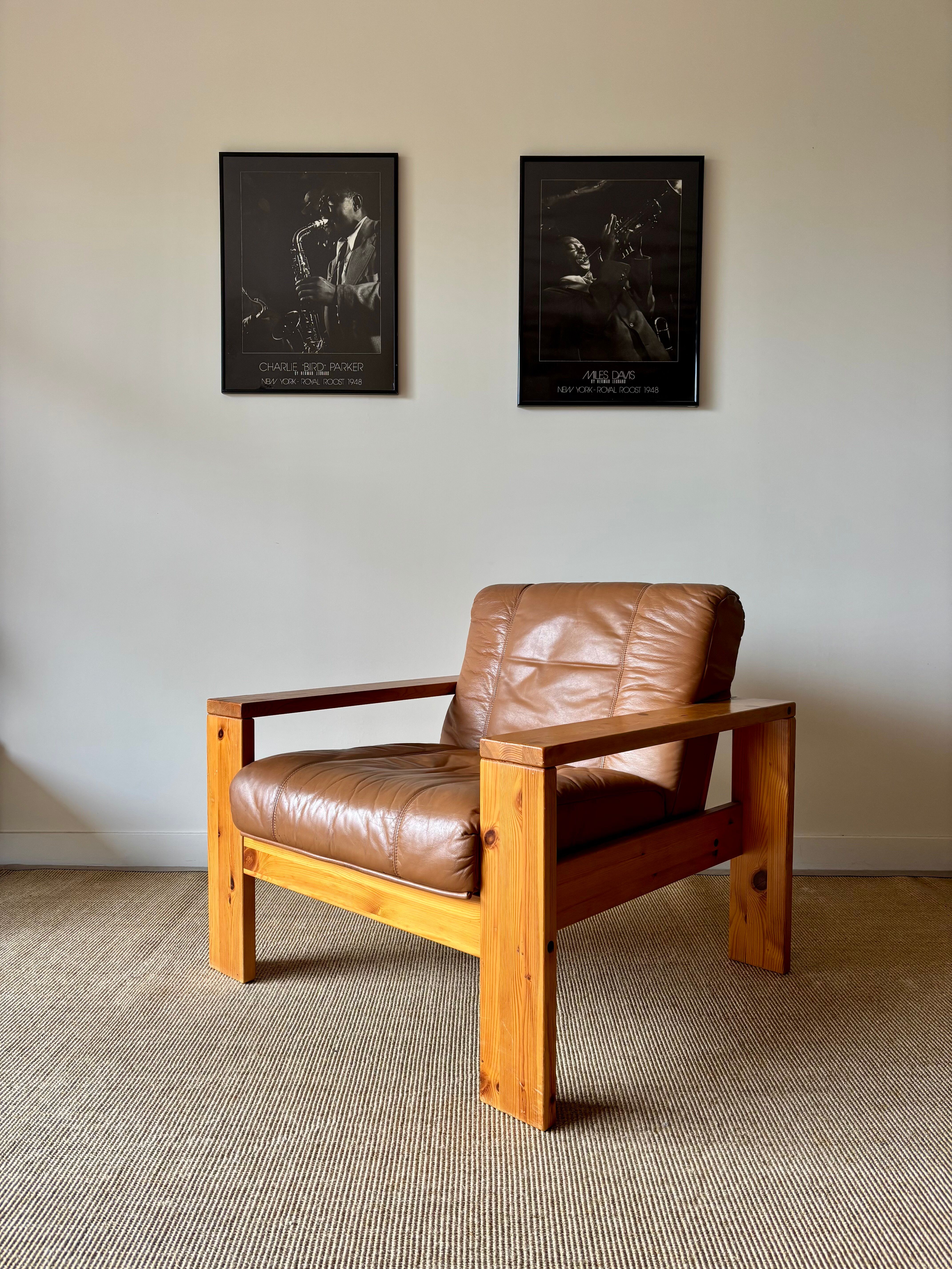 2 pine and leather armchairs from the 1970s