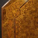 Table octogonale en bois marqueté du XXe siècle