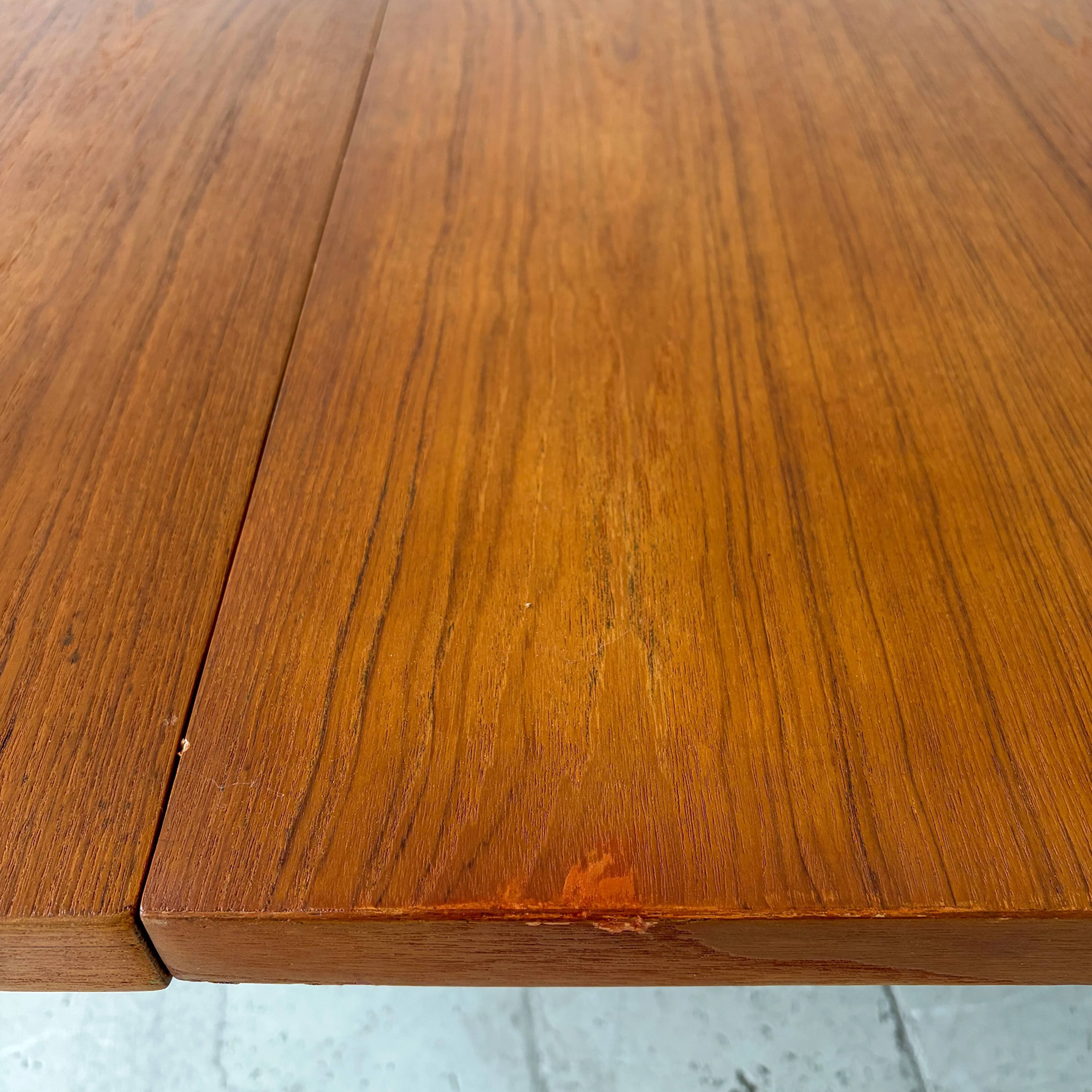 Table à manger ronde en teck Silkeborg avec rallonges