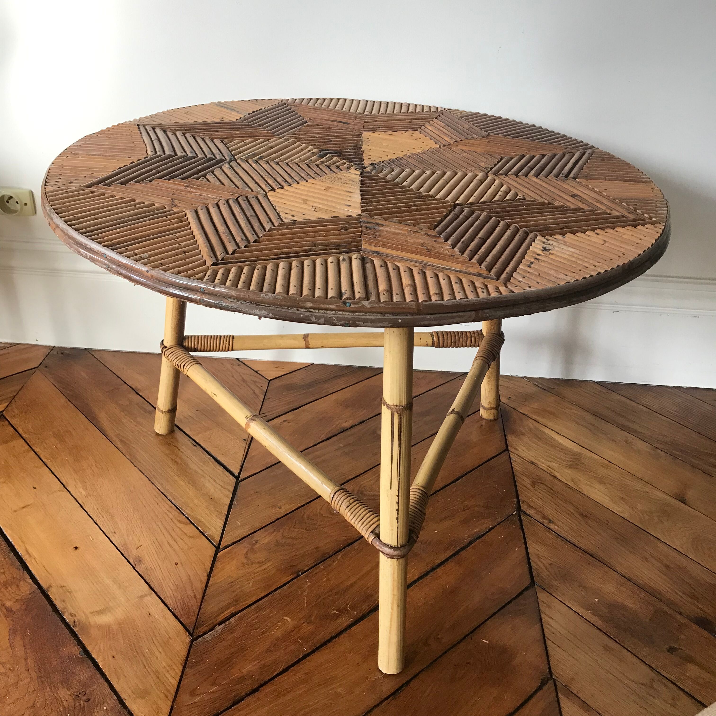Round rattan coffee table