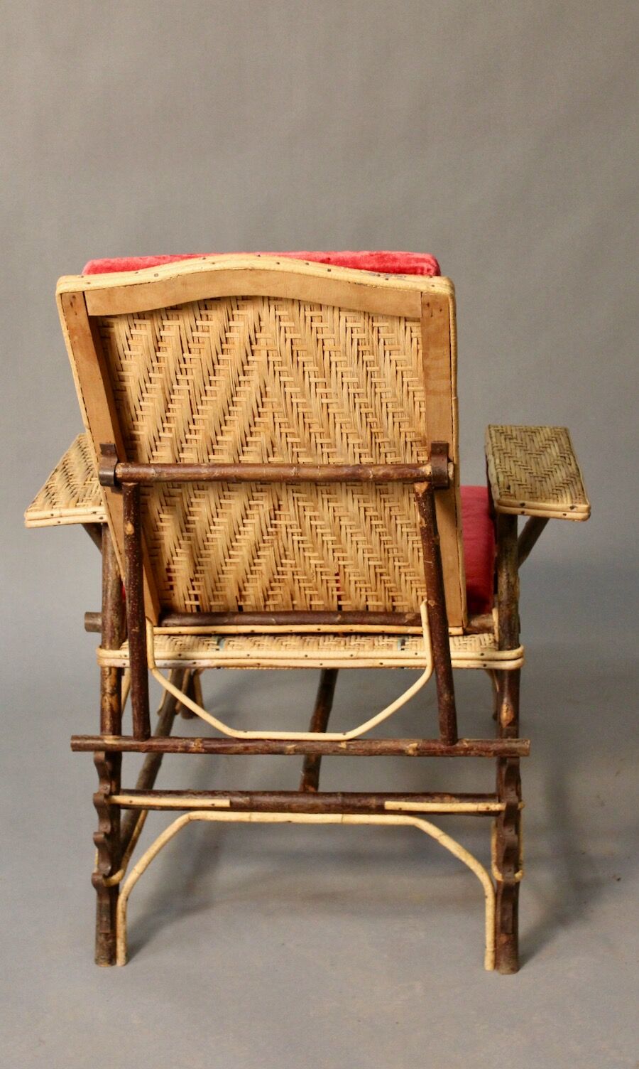 Folding rattan chaise longue 1900