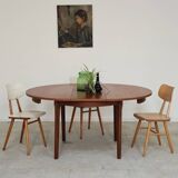 Round extendable teak table 1970