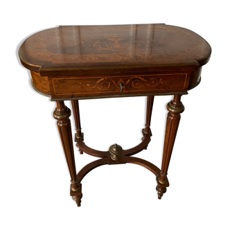 Table coiffeuse de style Napoléon III marquetée