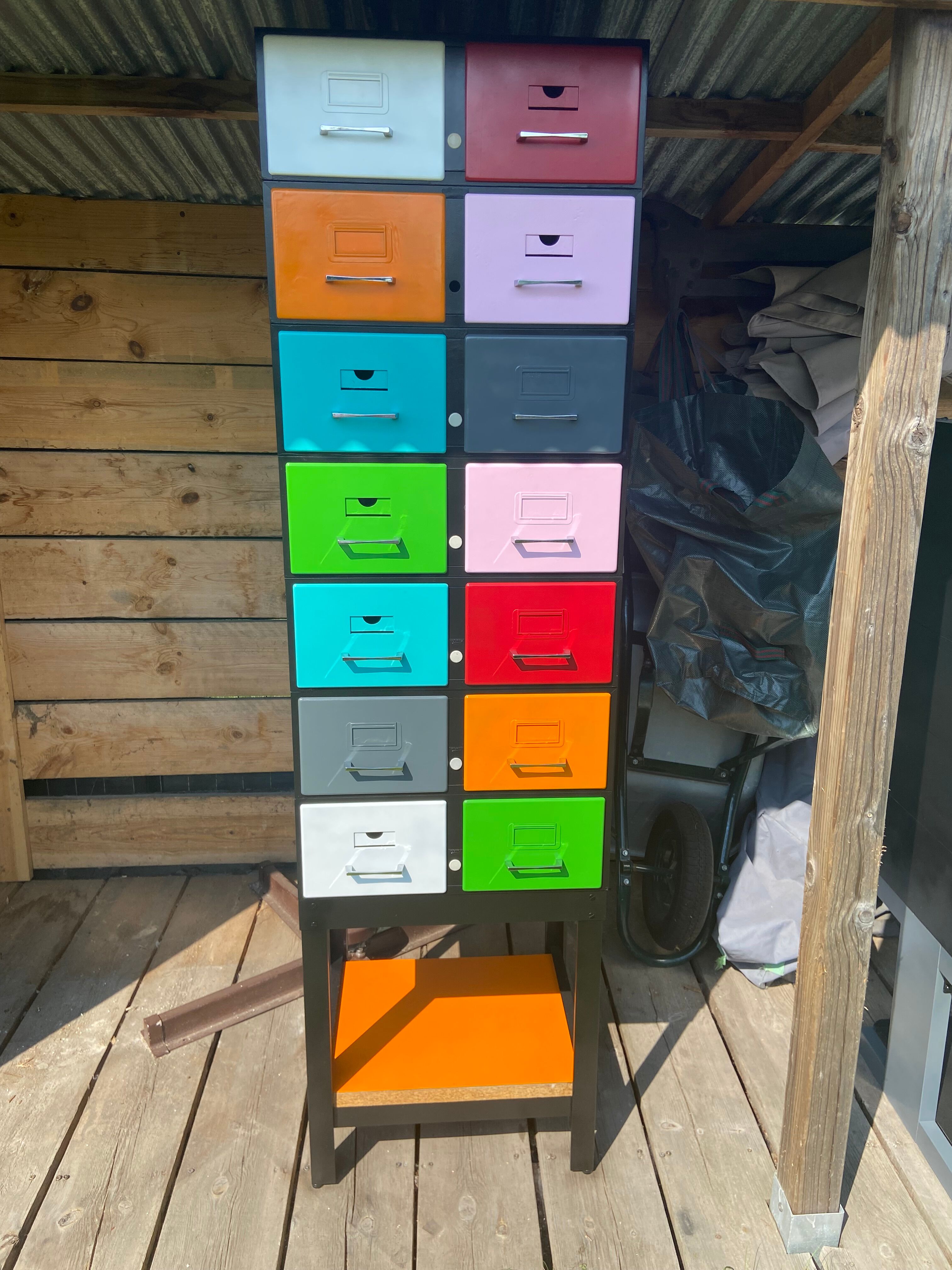 Metal cabinet with drawers