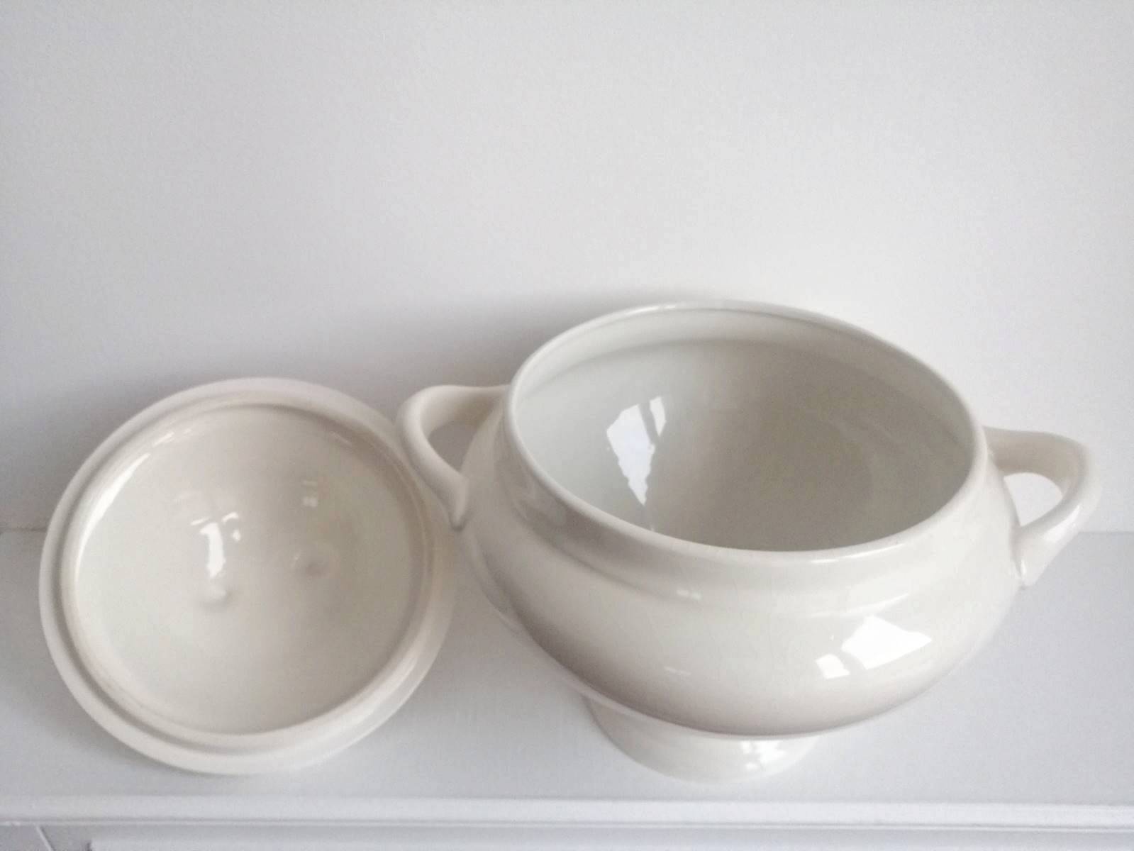 Large porcelain soup tureen Orchies Moulin des Loups Saint-Amand - 2.5 liter vegetable dish