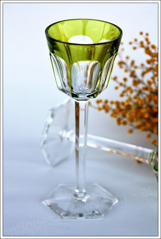 Wine glass of the Rhine Roemer Baccarat Crystal model Harcourt
