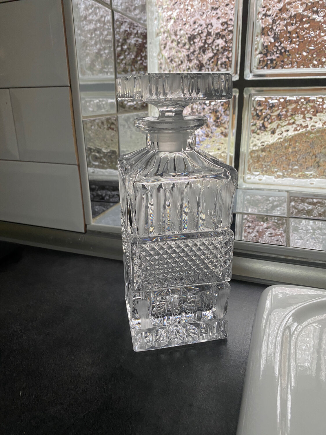 Crystal decanter