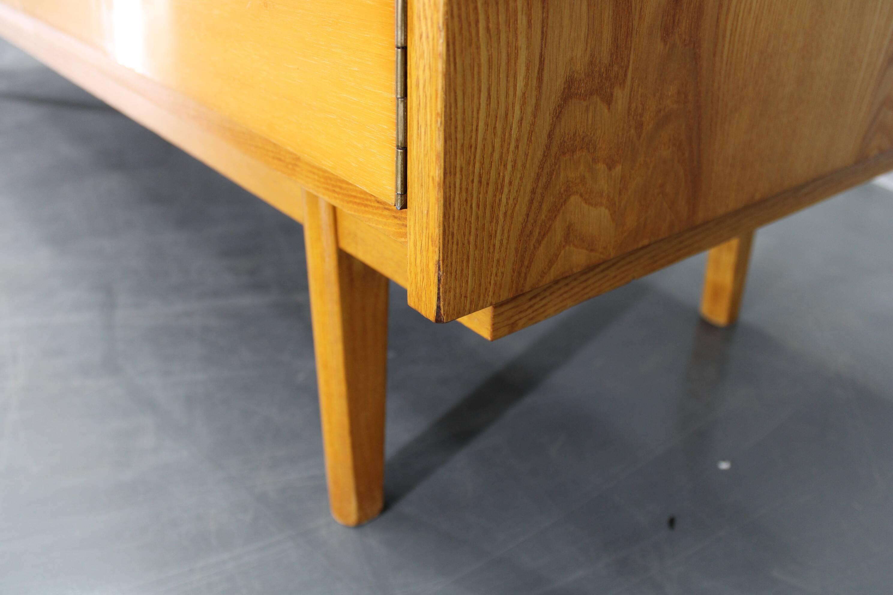 1960s Czechoslovakian maple veneer sideboard, high gloss finish