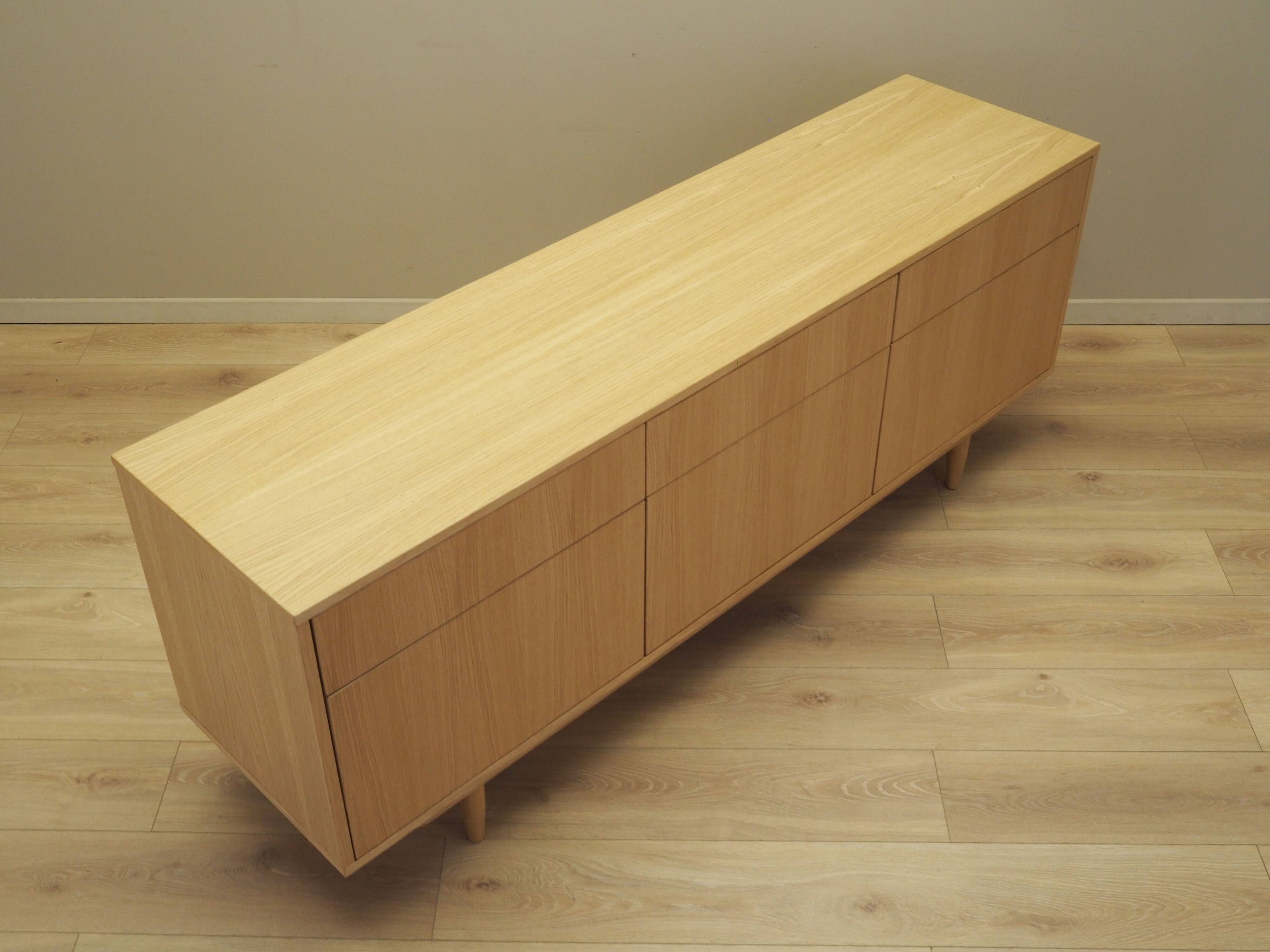 Commode en chêne, design scandinave