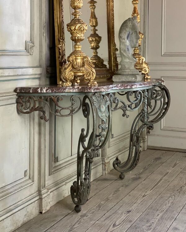 Console en fer forgé et son marbre, vers 1880