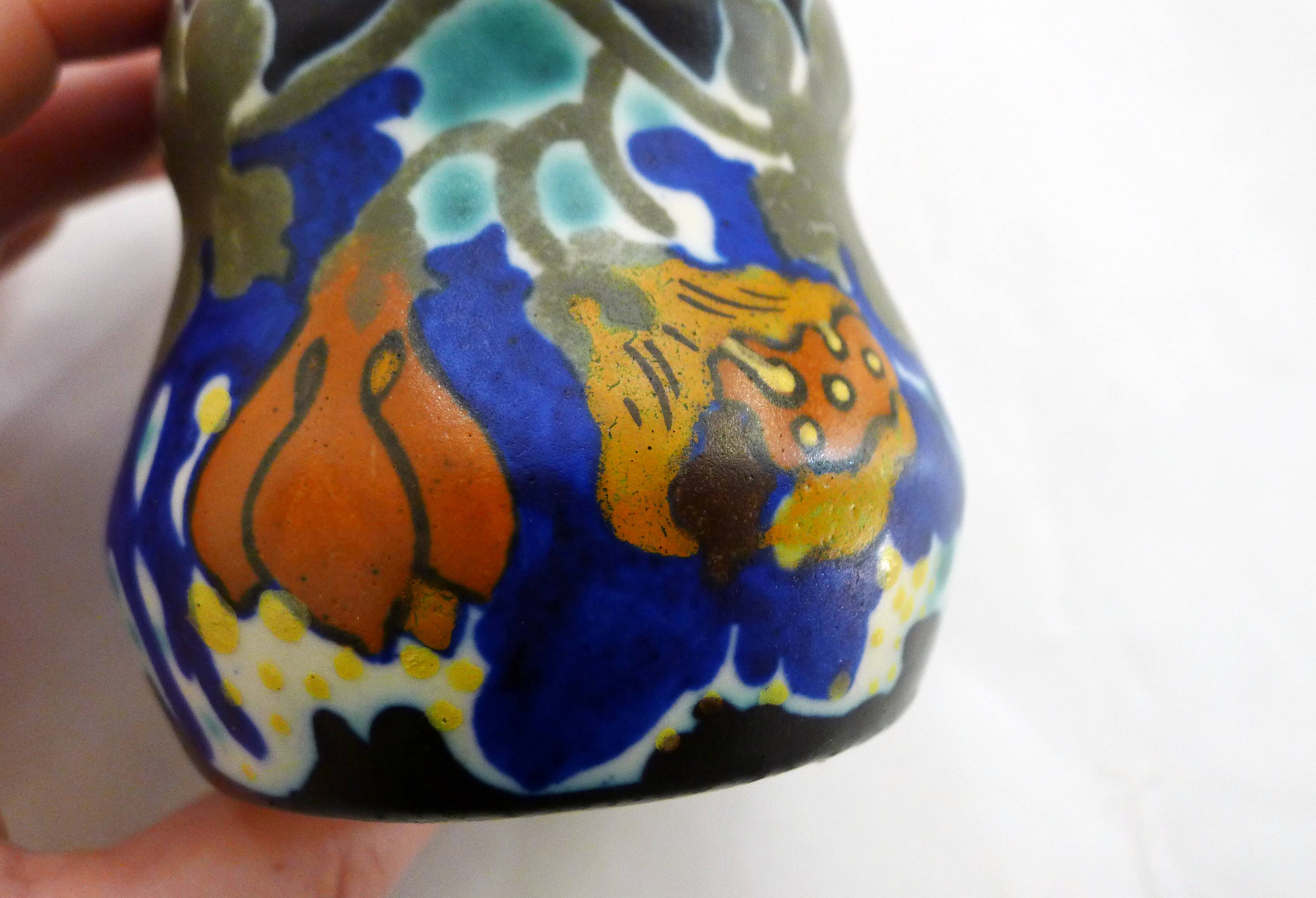 Small matte Art Deco vase / pot Regina Gouda