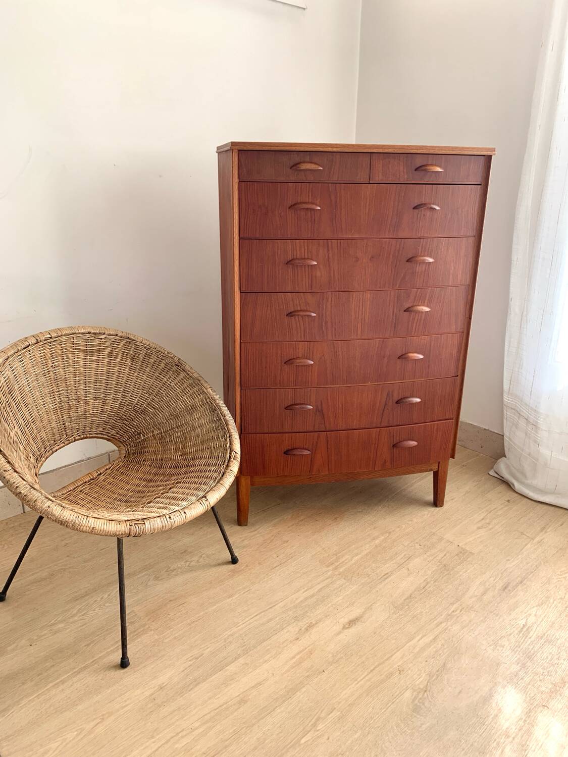 Danish 8-drawer chest of drawers in teak