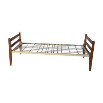 Bed scandinavian vintage compass  wood
