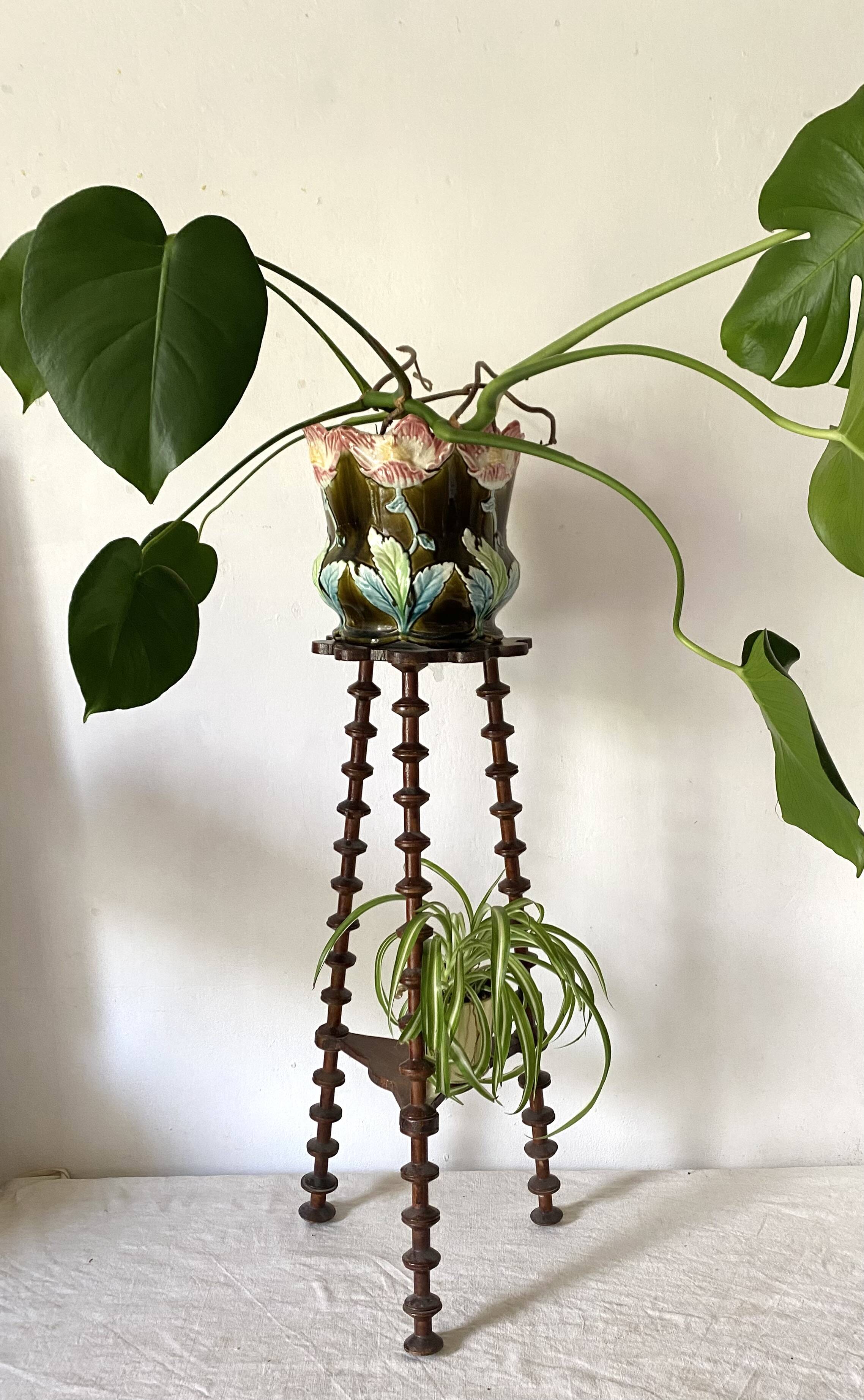 Old stand for reel plant holders 1900