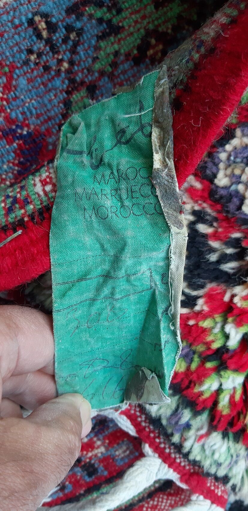 Large Moroccan carpet 306×198 cm