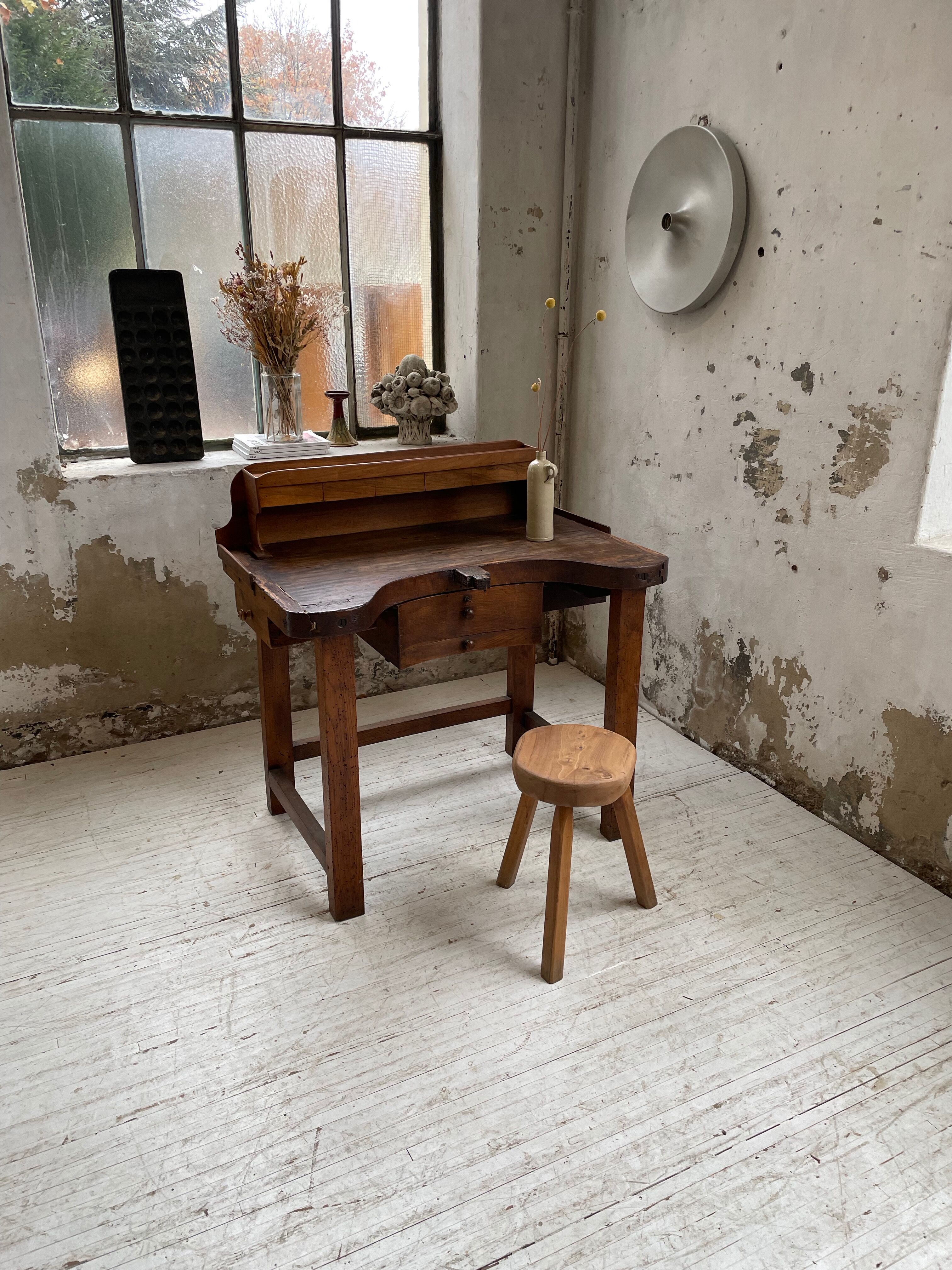 Establishment of jeweler XIXth oak