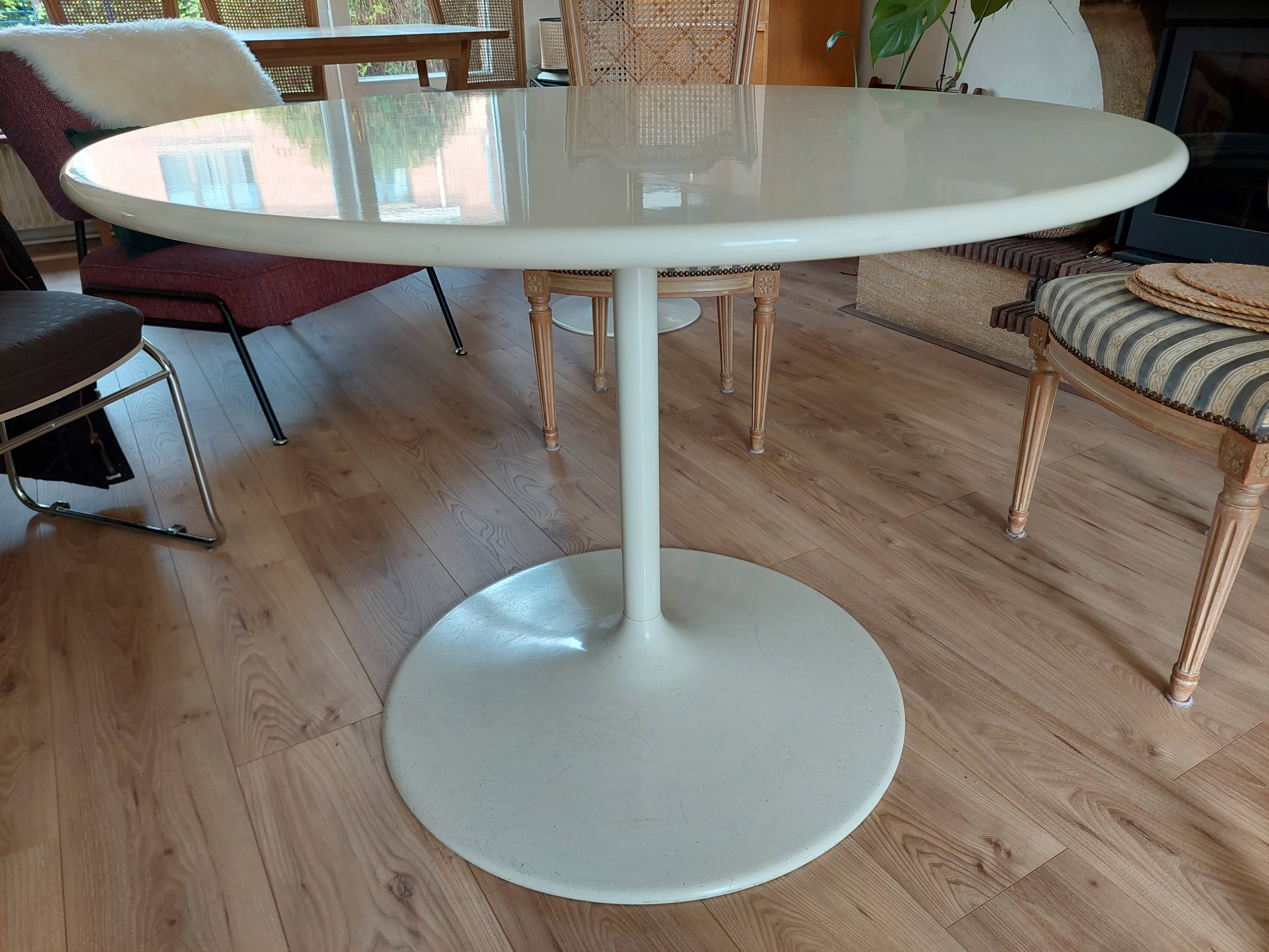 Table circle