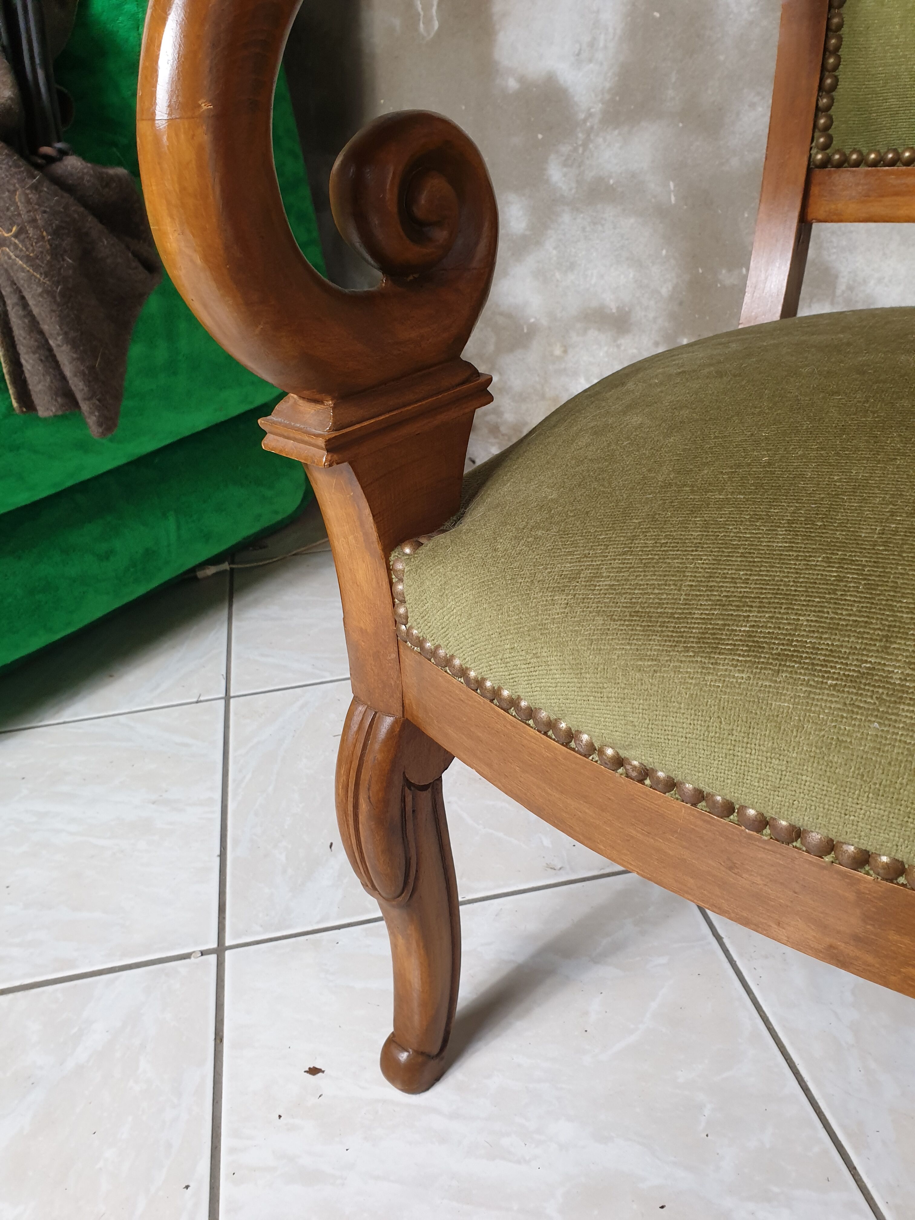 Fauteuil anglais velours vert