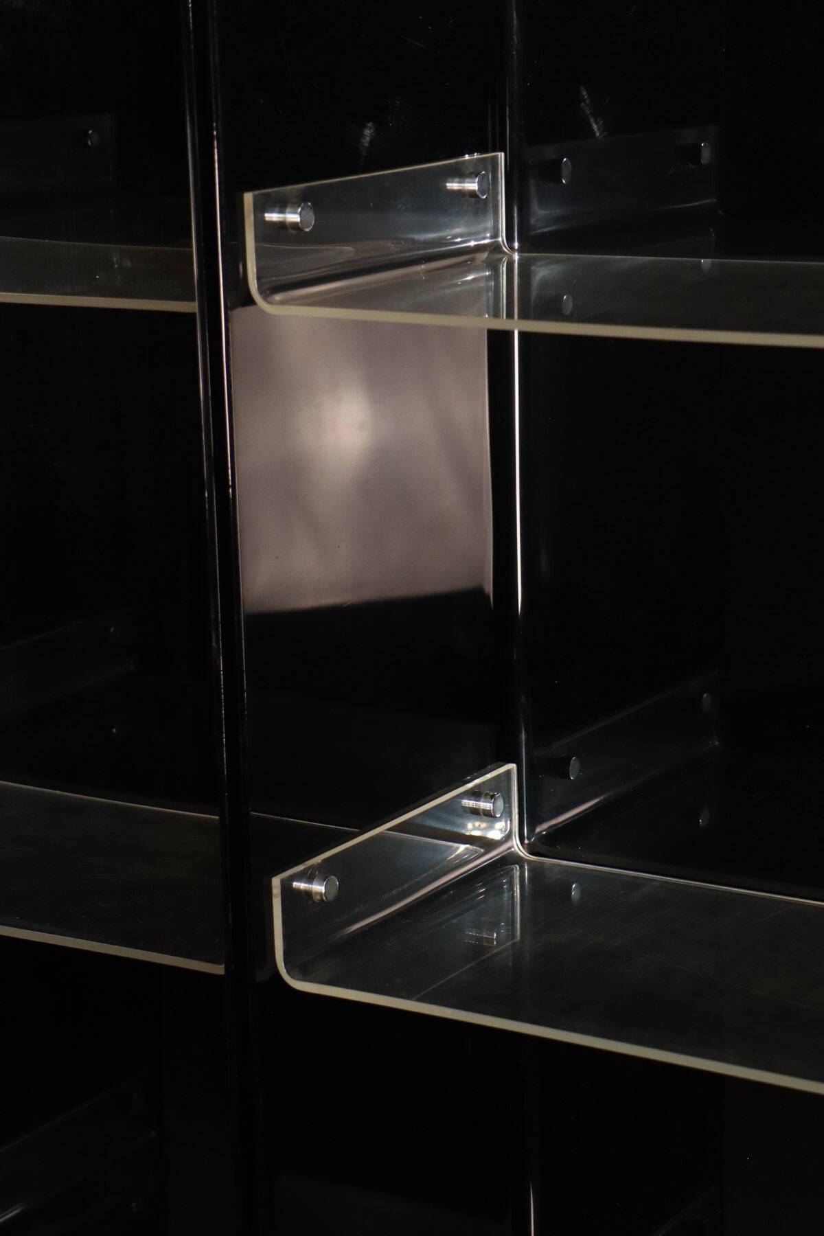 Vintage Space Age bookshelf in black and clear plexiglass – 1970