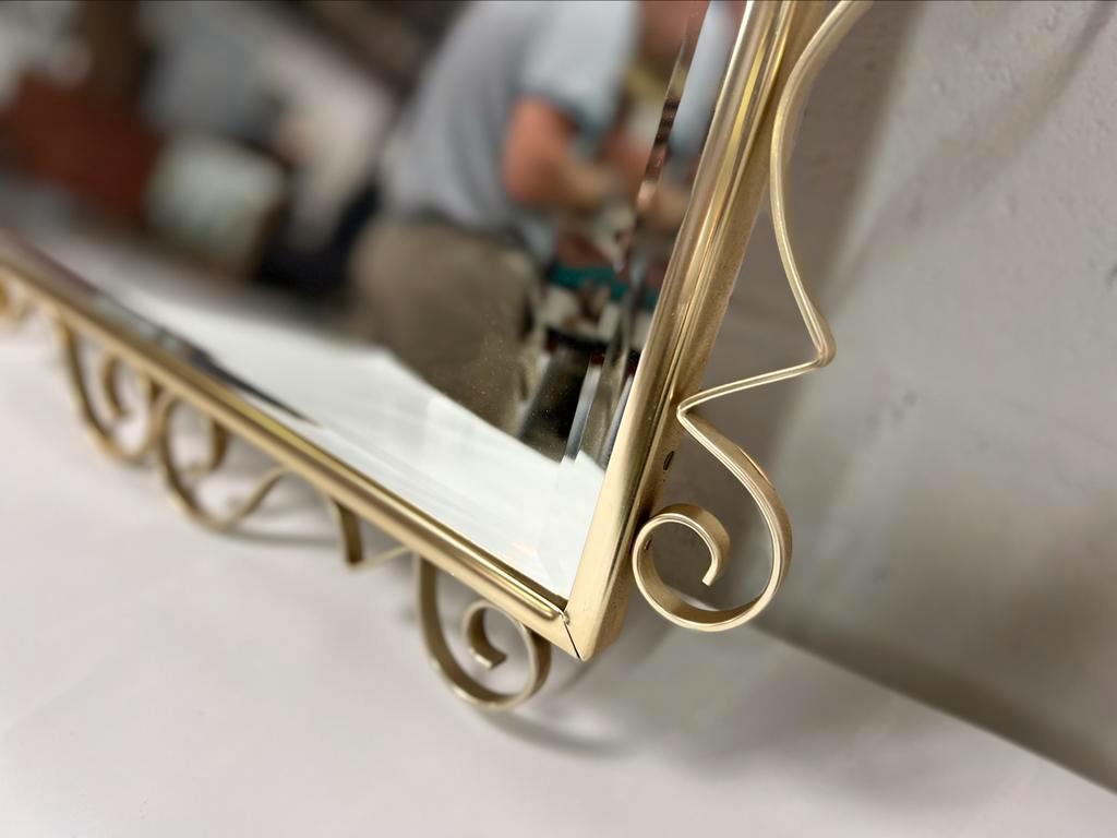 Miroir en or vintage avec cadre orné