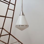 Suspension allemande à deux tons en opaline de Peter Behrens