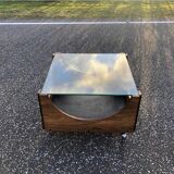 Table basse en bois de palissandre sur roulettes
