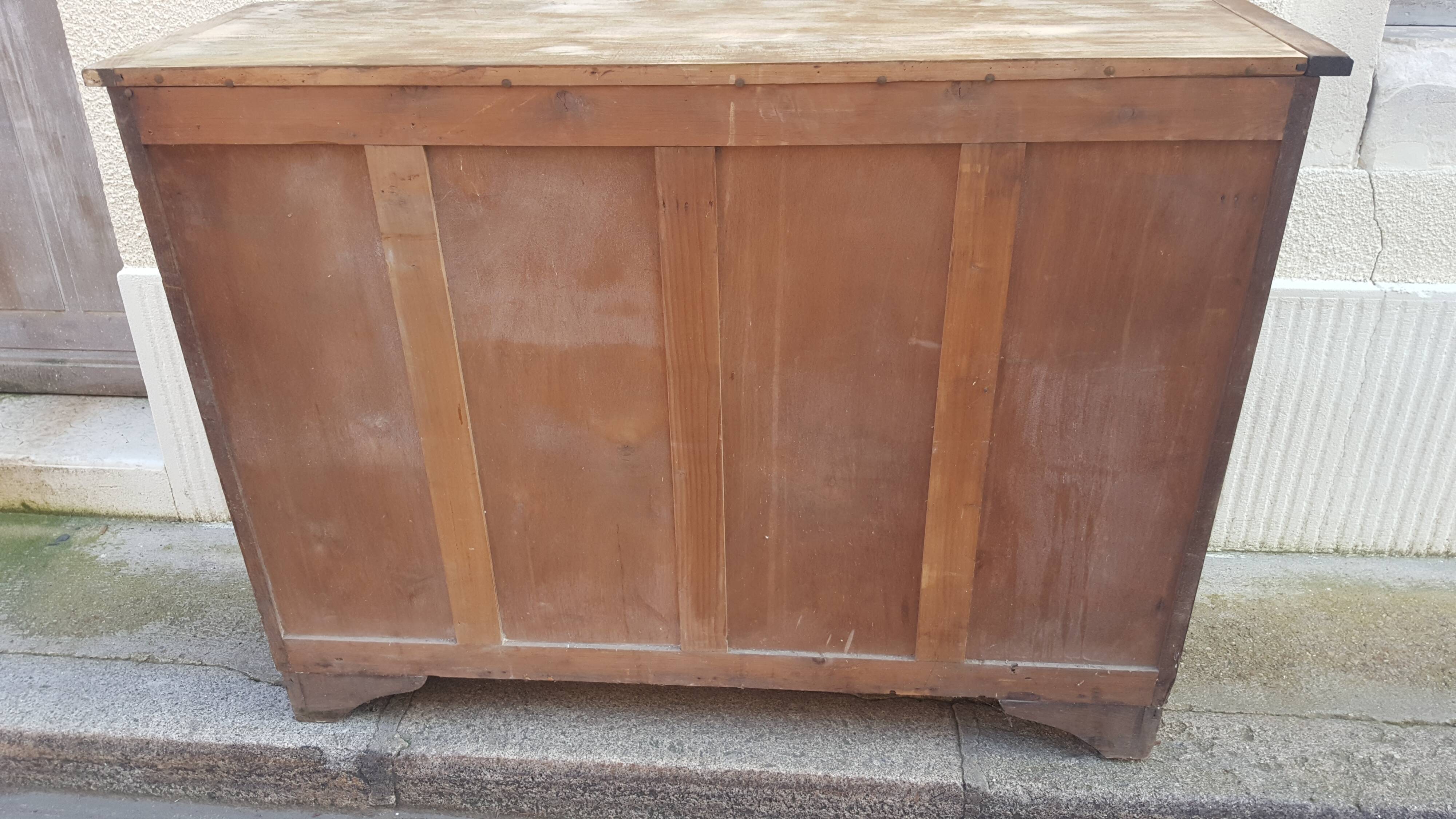 Buffet wood rough sliding doors