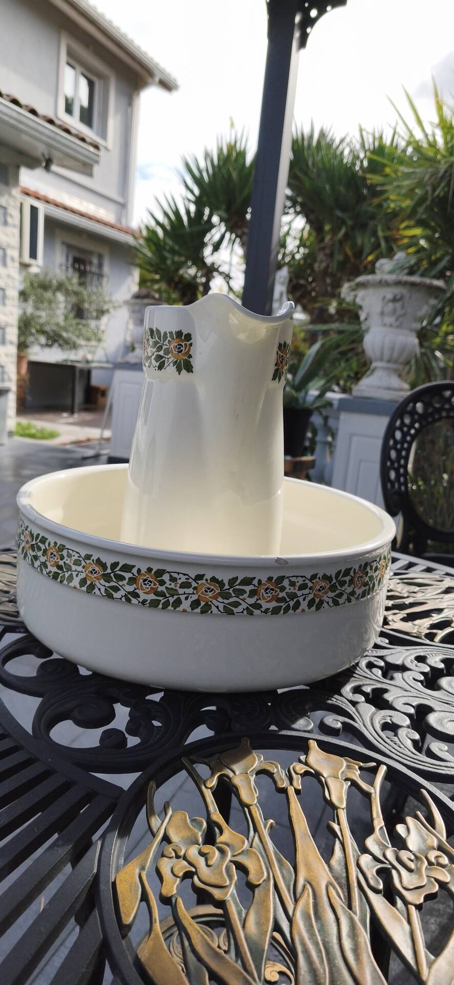 Vintage toilet set in Villeroy & Boch earthenware (1920-1931)