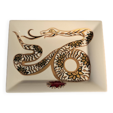 Fine porcelain catchall gilded with gold. Laure Selignac, Paris.