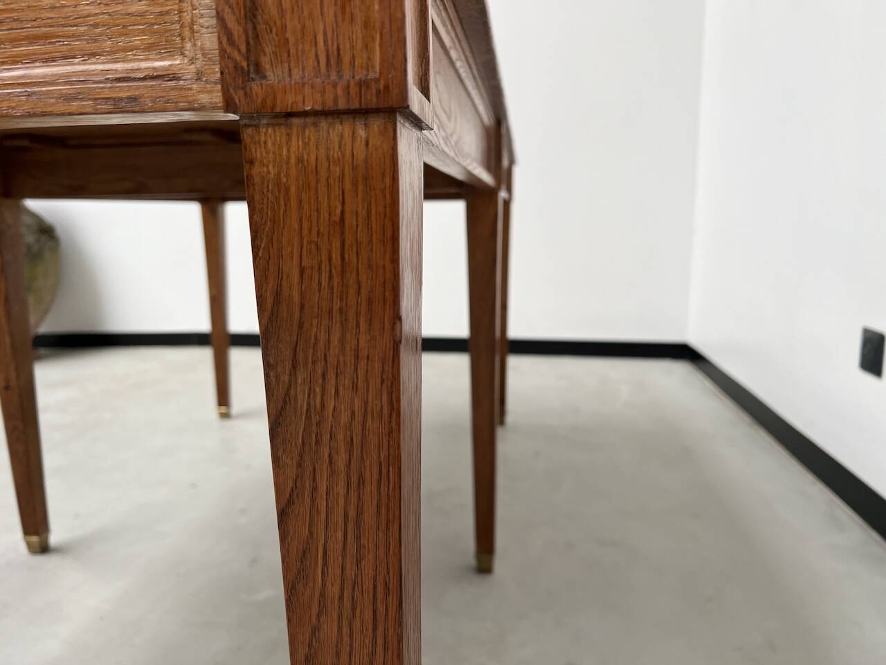 Small old oak farm table with 6 legs