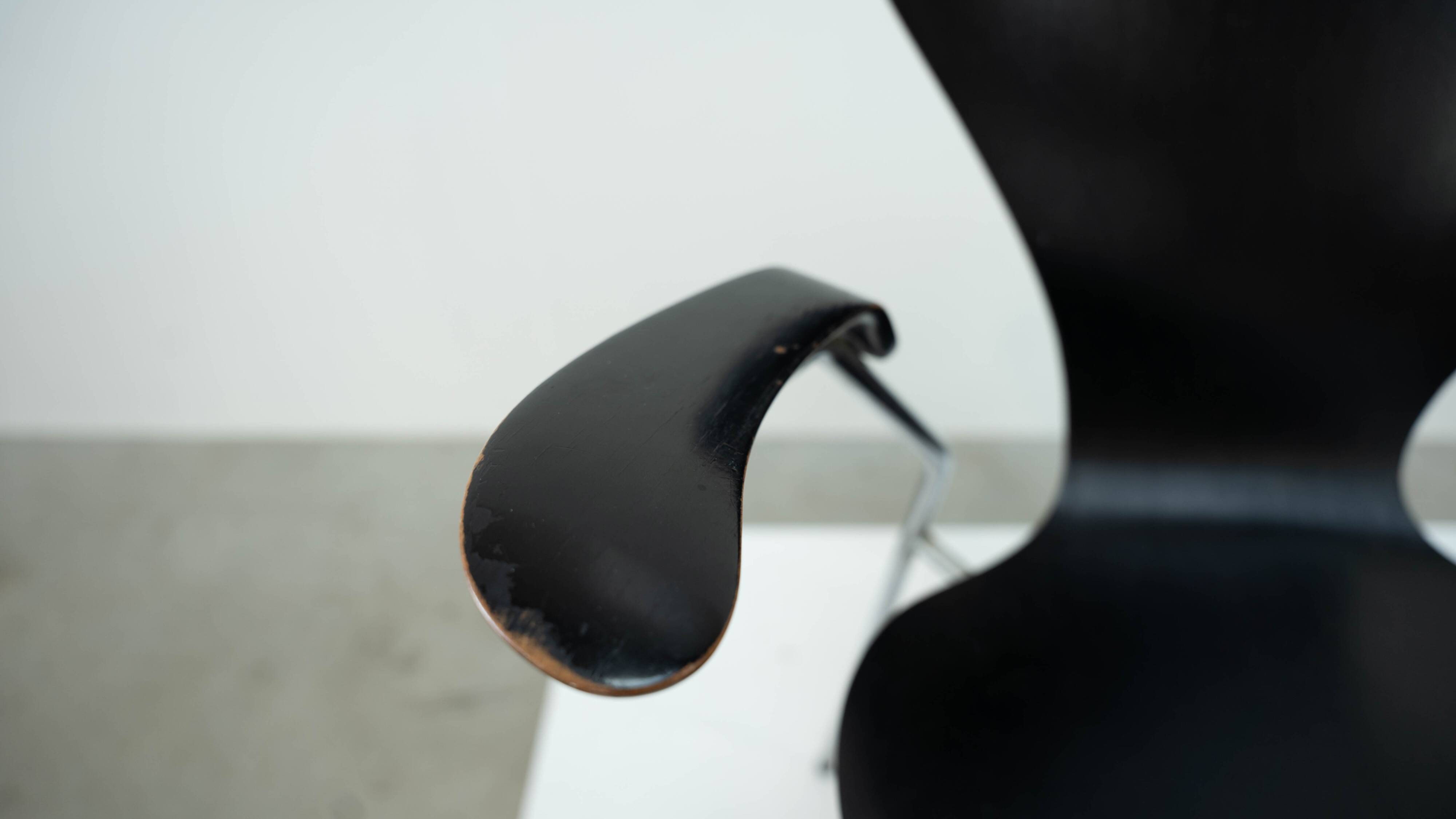 3207 desk chair by Arne Jacobsen for Fritz Hansen