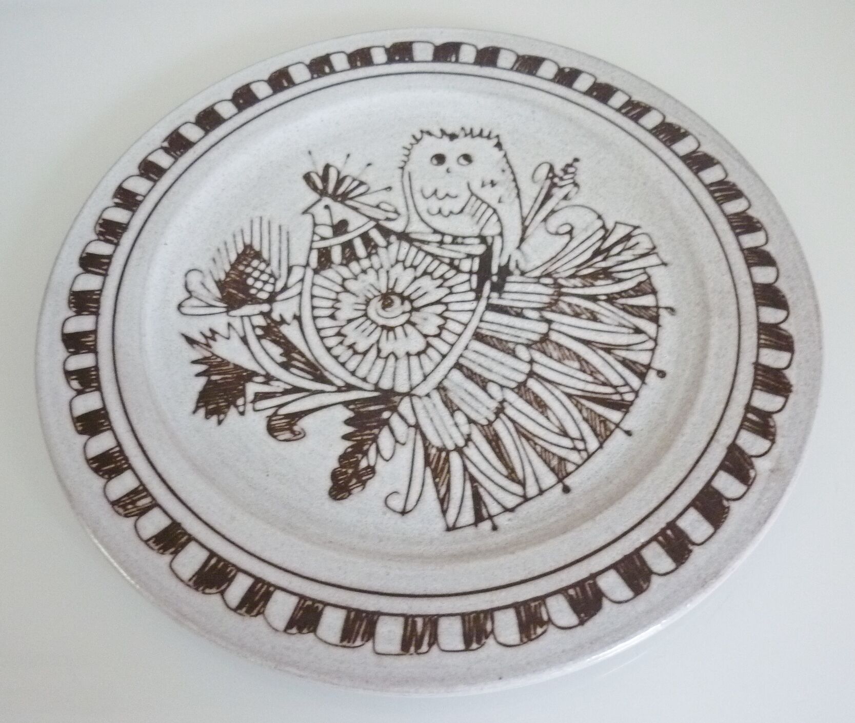 Enameled ceramic art plate, signed La Tournerie, 1960s/1970s