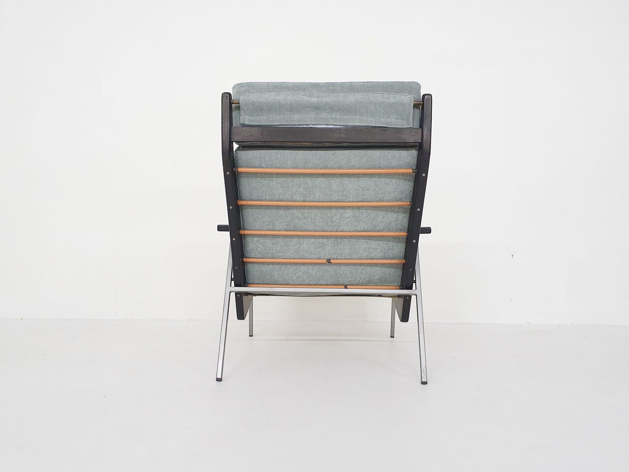 Rob Parry for Gelderland "Lotus" lounge chair model 1611, The Netherlands 1950's