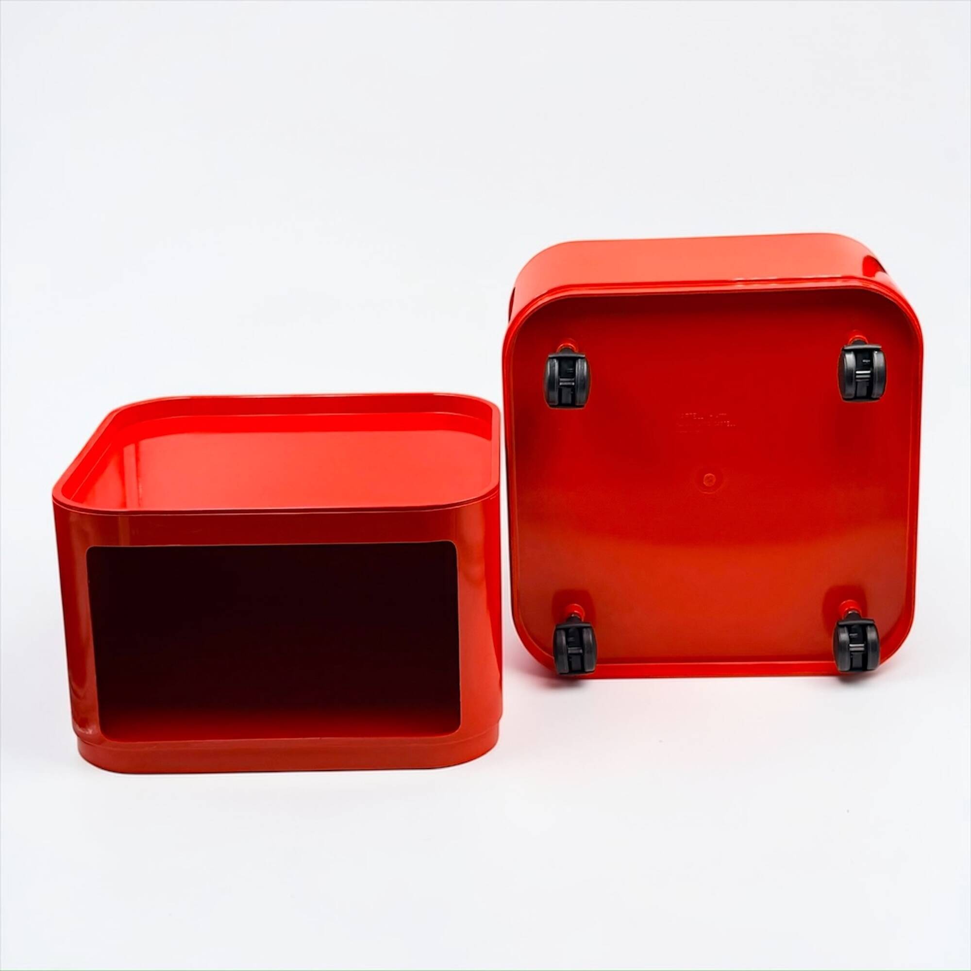 Module de rangement Kartell rouge design italien des années 70