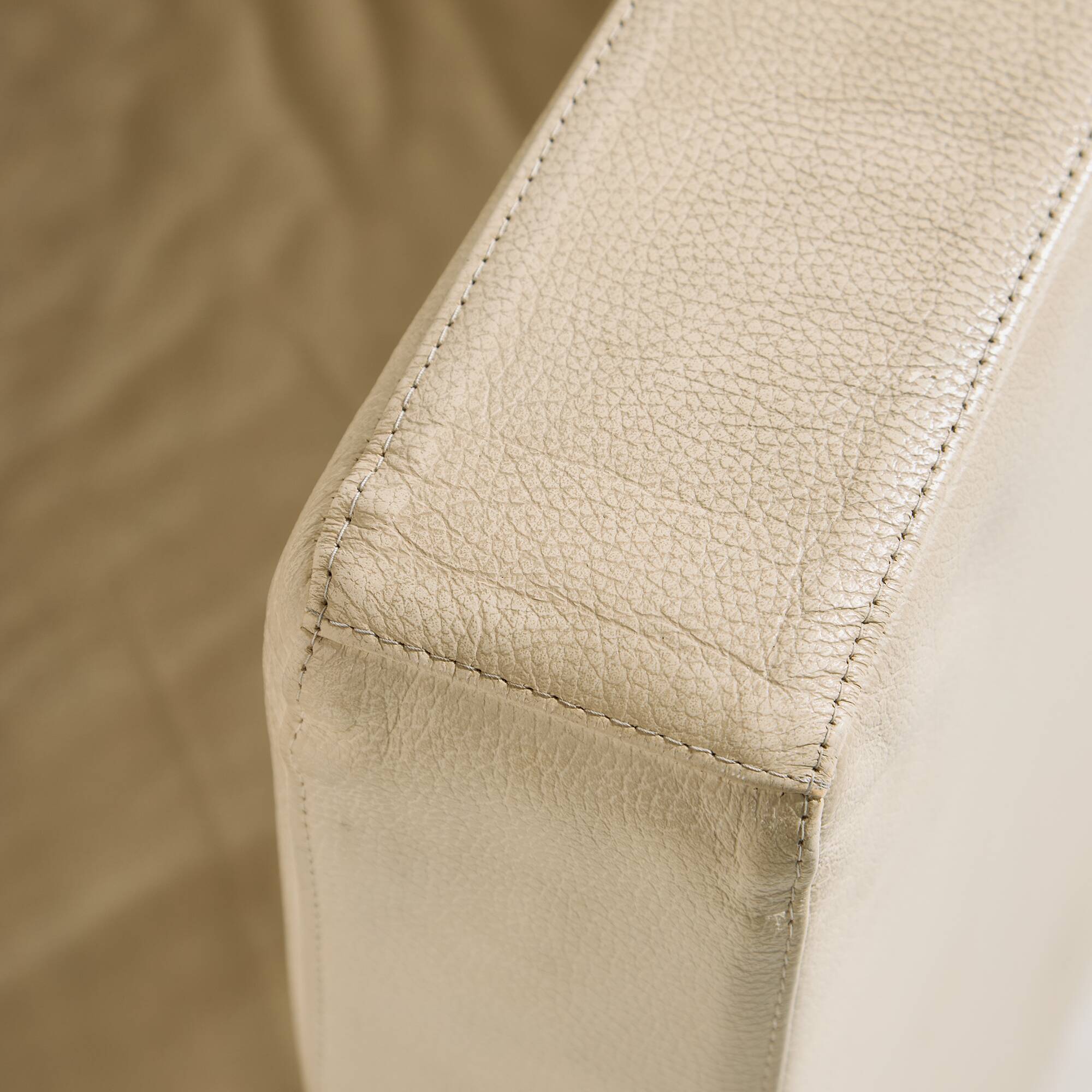 Kinnarps leather armchair
