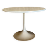 Tulip leg table