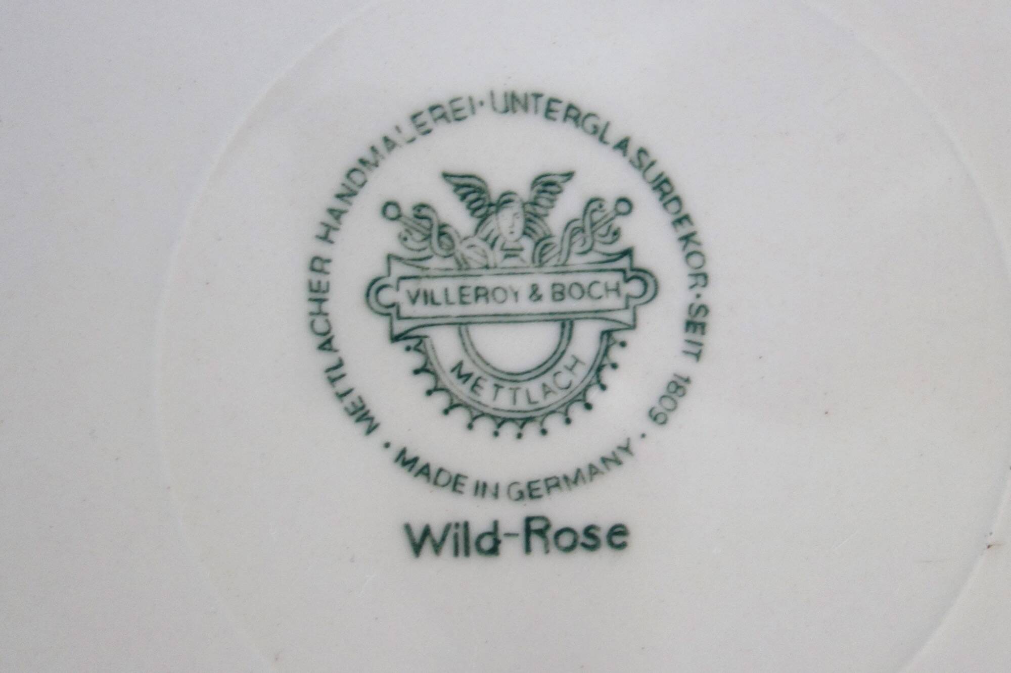 2 round plates Villeroy & Boch "Wild Rose", 1970