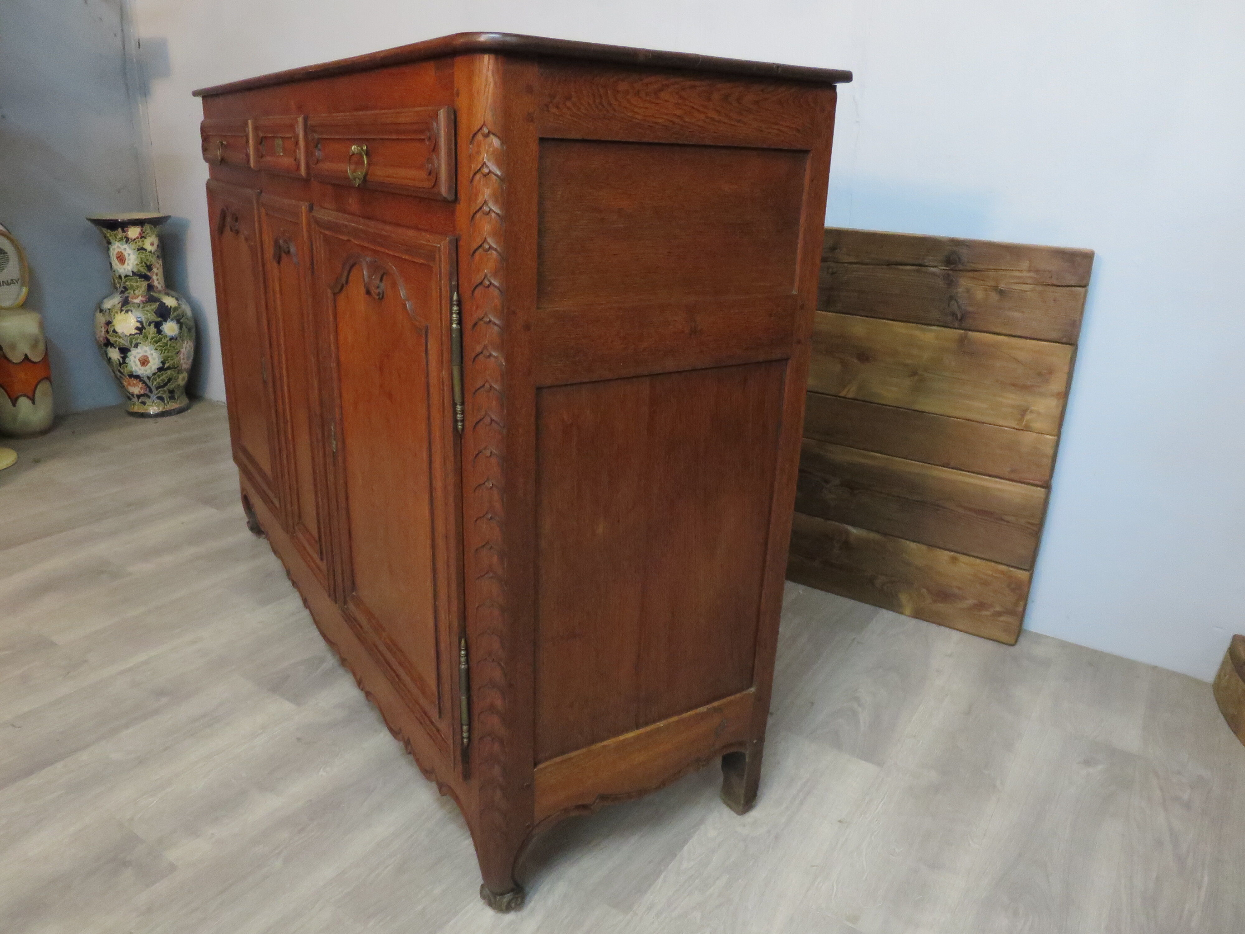High sideboard in solid oak
